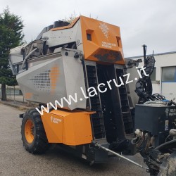 PELLENC 9056 DIAMANT TOW-BEHIND GRAPE HARVESTER